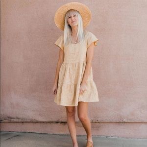 RYLEE + CRU WOMEN'S EYELET DOLLY DRESS - CITRON